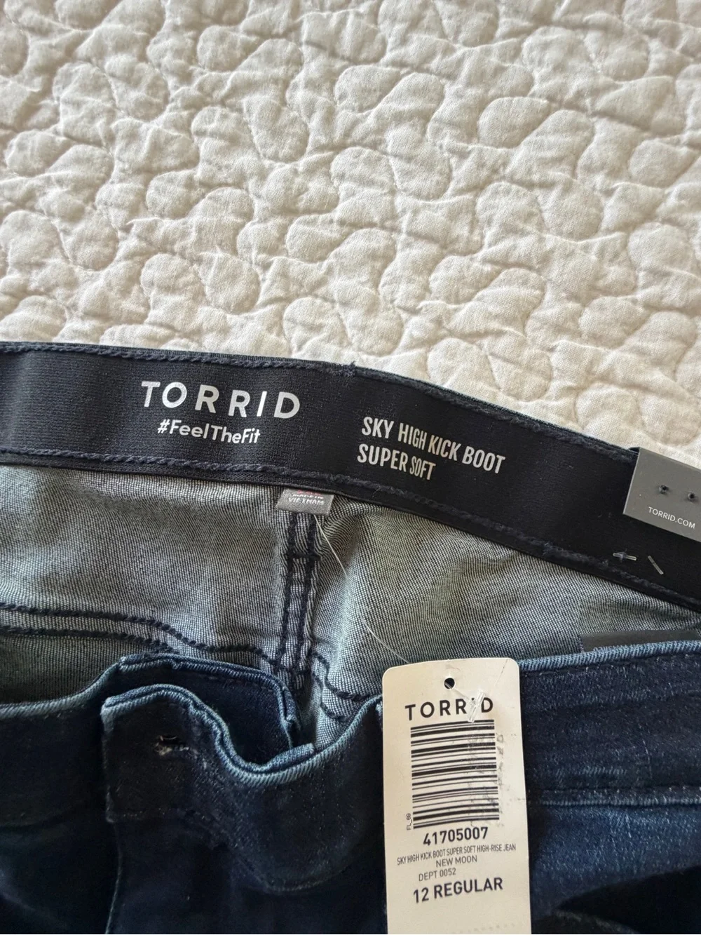 torrid Dark Blue sky, high kick boot super soft jeans NWT SIZE 12R run small